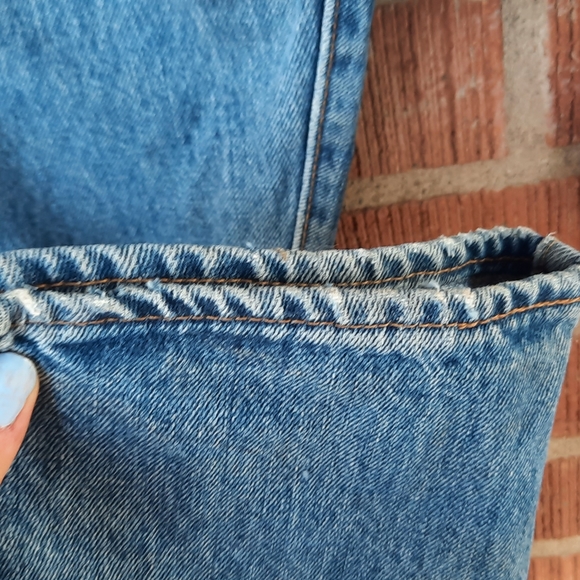 Levis - Picture 7 of 7